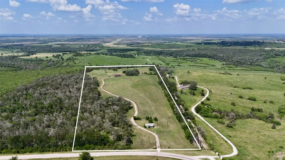 2725 Old Lehmann Road Kingsbury, TX 78638